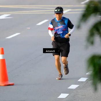 Runner Photo 7682086
