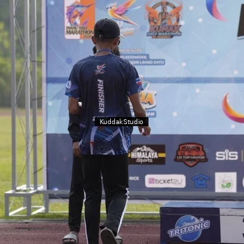 Runner Photo 7682135