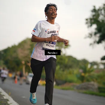 Runner Photo 7682148