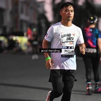 Runner Photo 7682154
