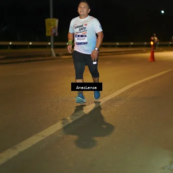 Runner Photo 7682172