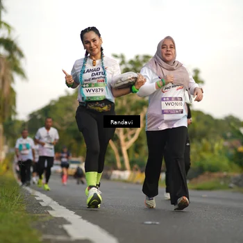Runner Photo 7682243