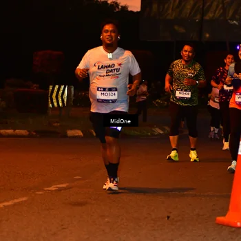 Runner Photo 7682254