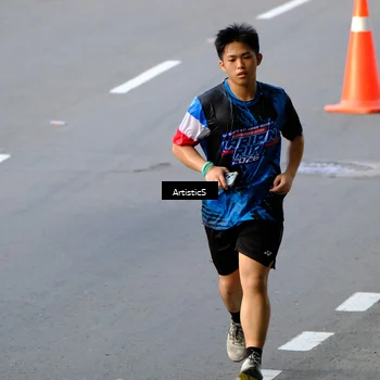 Runner Photo 7682300