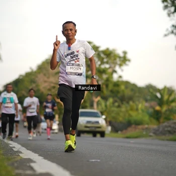 Runner Photo 7682326