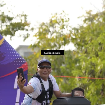 Runner Photo 7682359
