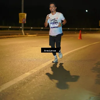 Runner Photo 7682360