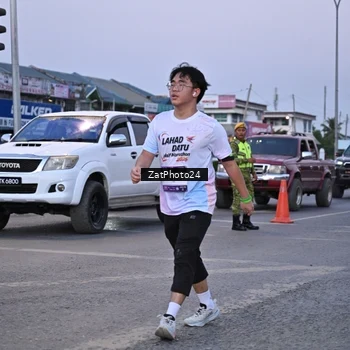 Runner Photo 7682387