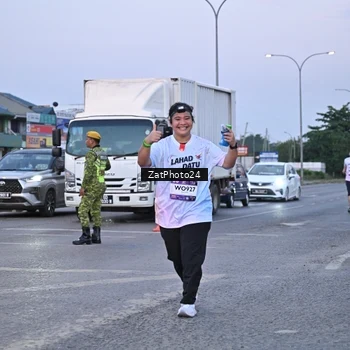 Runner Photo 7682390