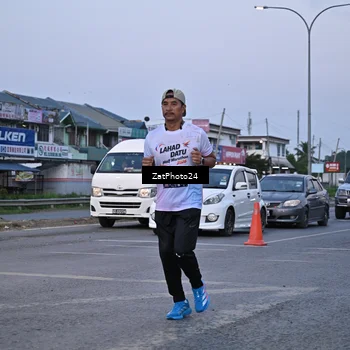Runner Photo 7682423