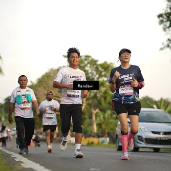 Runner Photo 7682430