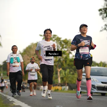 Runner Photo 7682437