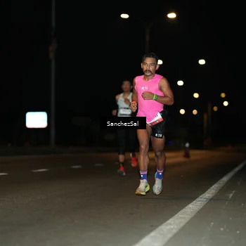 Runner Photo 7682472