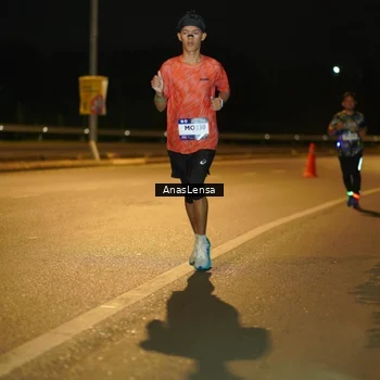 Runner Photo 7682492