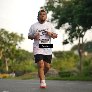 Runner Photo 7682556