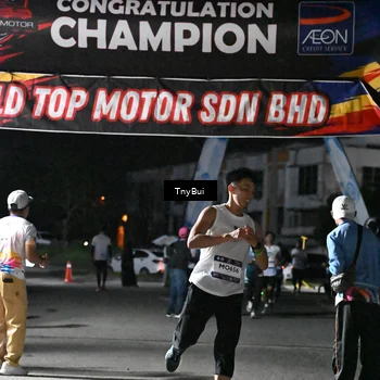 Runner Photo 7682592