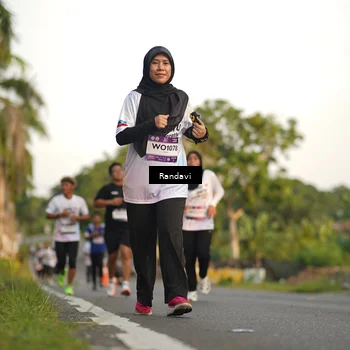 Runner Photo 7682599