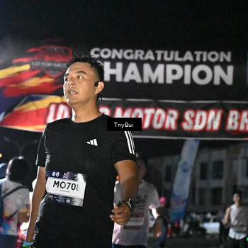 Runner Photo 7682608