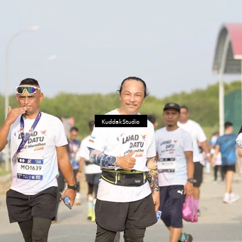 Runner Photo 7682666