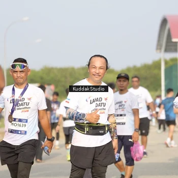 Runner Photo 7682672