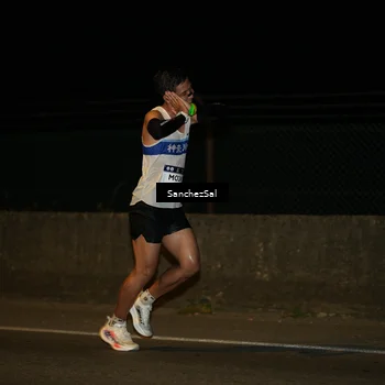 Runner Photo 7682683