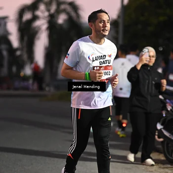 Runner Photo 7682684