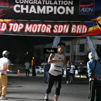 Runner Photo 7682685