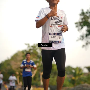 Runner Photo 7682703