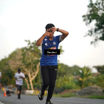 Runner Photo 7682704
