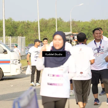 Runner Photo 7682734