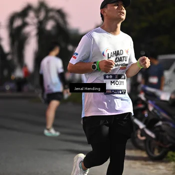 Runner Photo 7682743