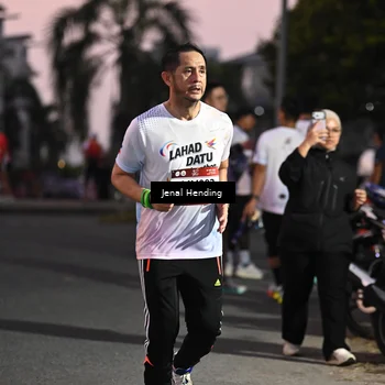 Runner Photo 7682773
