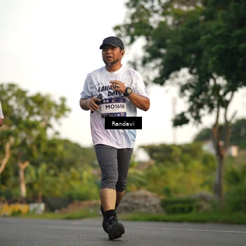 Runner Photo 7682780