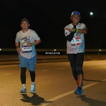 Runner Photo 7682813