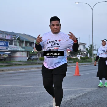 Runner Photo 7682862
