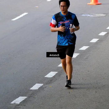 Runner Photo 7682864