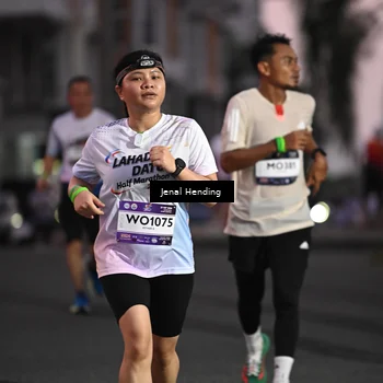 Runner Photo 7682873