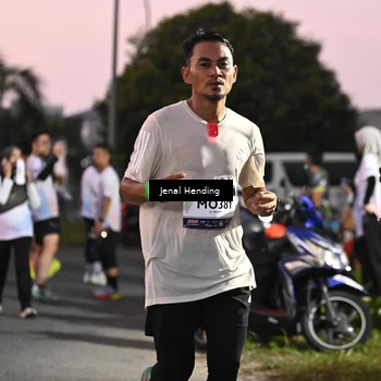 Runner Photo 7682891