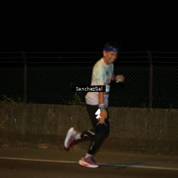 Runner Photo 7682985