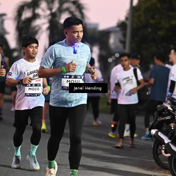 Runner Photo 7683036