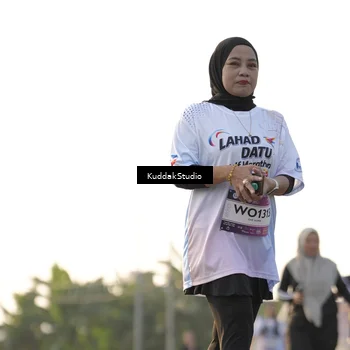 Runner Photo 7683090
