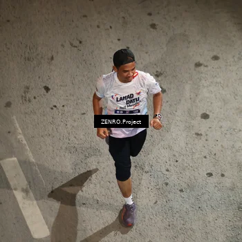 Runner Photo 7683097