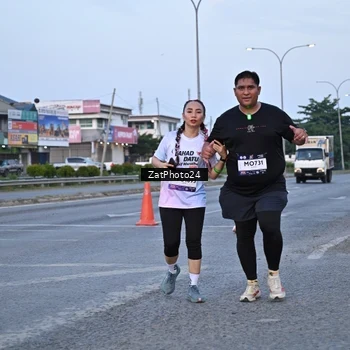 Runner Photo 7683103