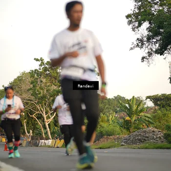 Runner Photo 7683106