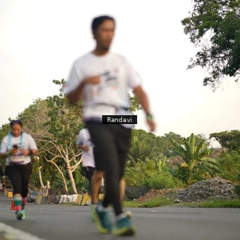 Runner Photo 7683116