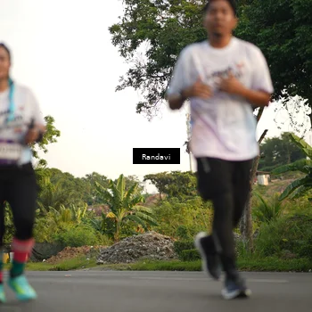 Runner Photo 7683173