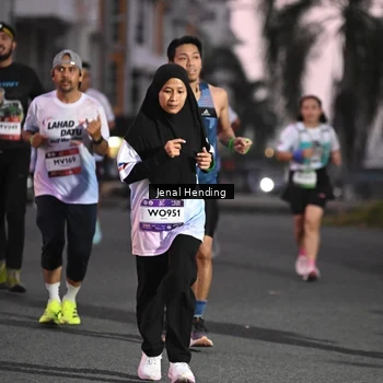 Runner Photo 7683400