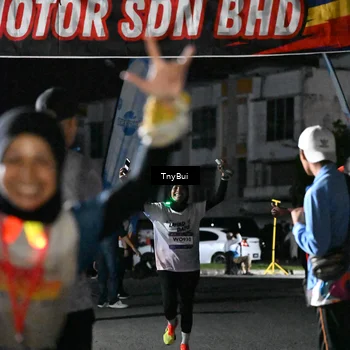 Runner Photo 7683417