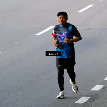 Runner Photo 7683426