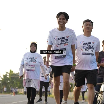 Runner Photo 7683428